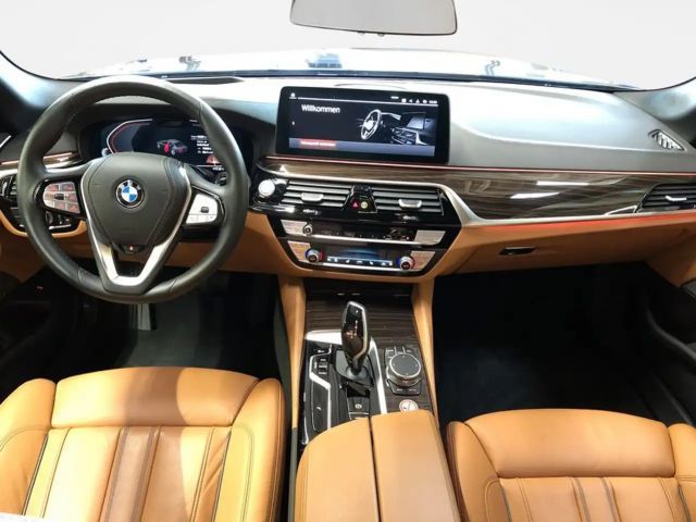 BMW 530 530d Luxury Line Sedan xDrive