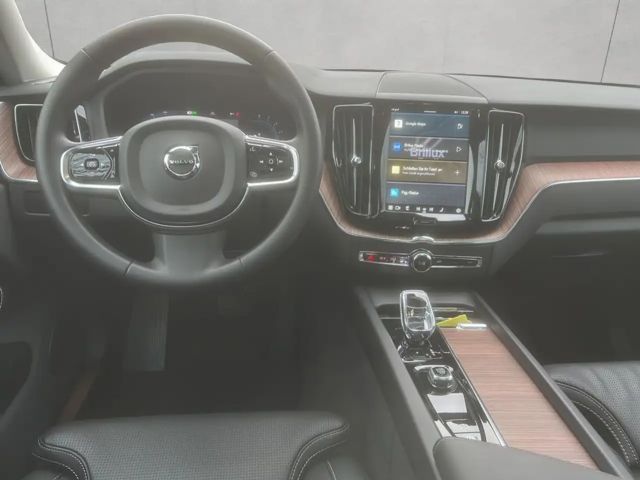 Volvo XC60 Dark Plus