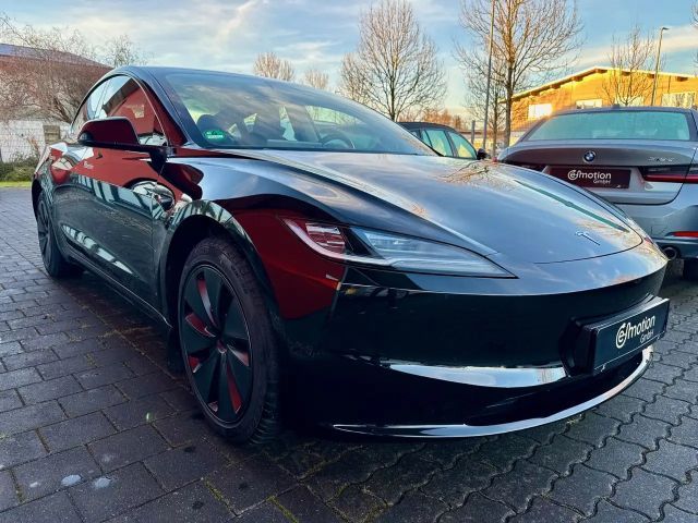 Tesla Model 3 AWD Long Range