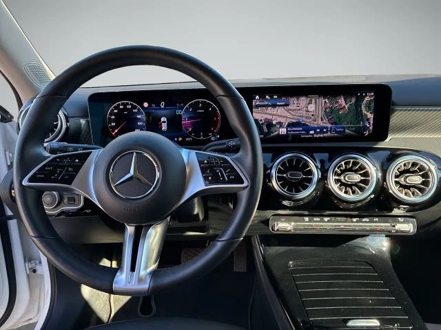 Mercedes-Benz A 180 A 180 d AMG Line Hatchback