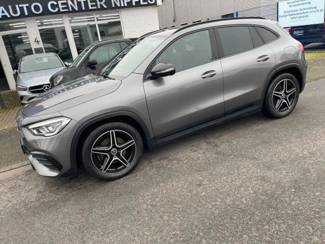 Mercedes-Benz GLA 200 4MATIC AMG Line GLA 200 d