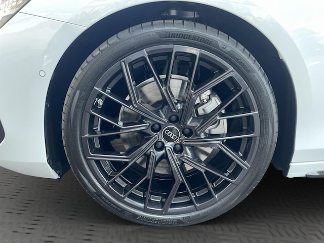 Audi A6 Avant Quattro S-Tronic