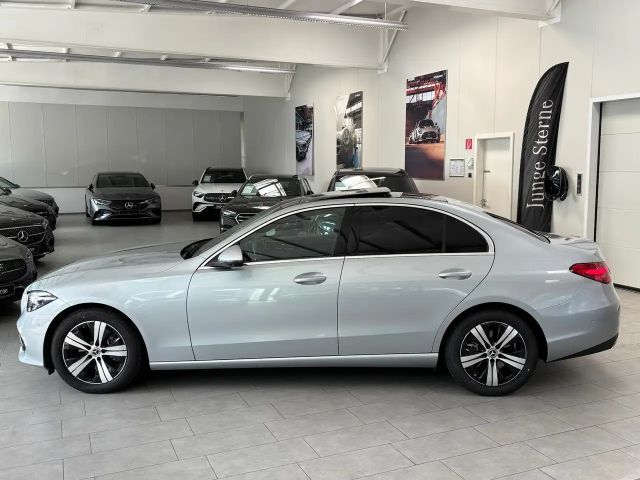 Mercedes-Benz C 200 Sedan