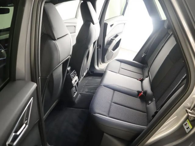 Audi Q4 e-tron Audi Q4 45 e-tron