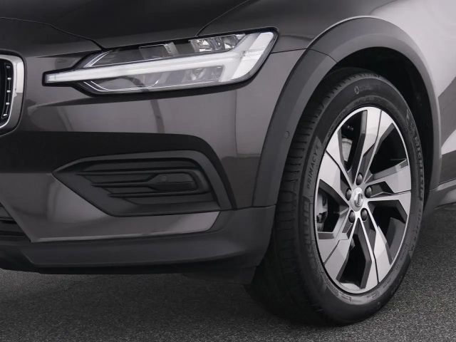 Volvo V60 Cross Country AWD Plus