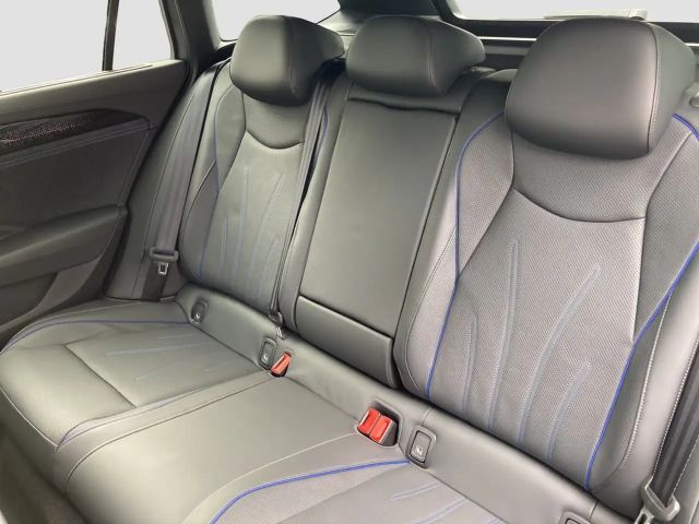 Volkswagen Passat R-Line eHybrid