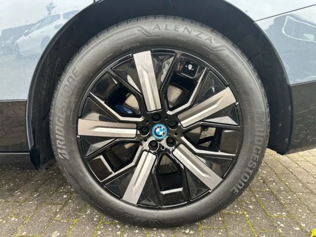 BMW iX xDrive40