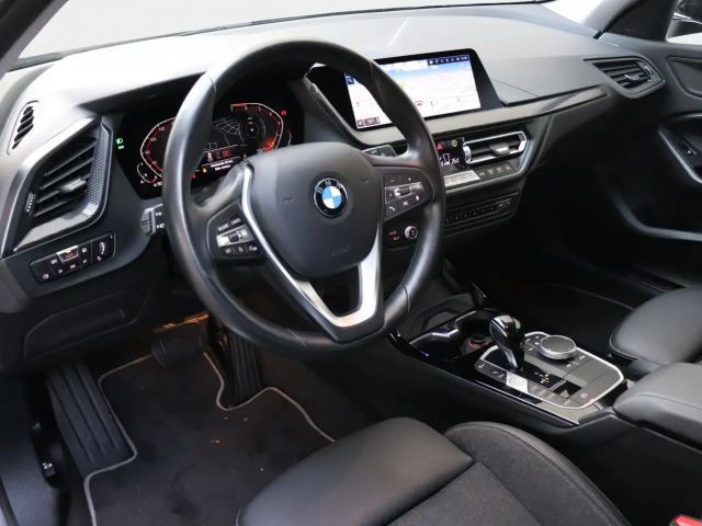 BMW 120 120i Sedan Sport Line