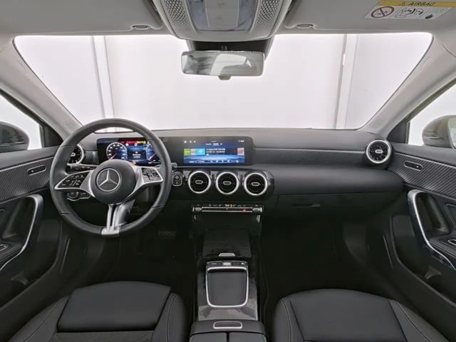 Mercedes-Benz A 180 LENKRADHEIZUNG LED HP USB PAKET