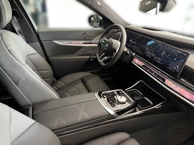 BMW 750 G70 Sedan xDrive