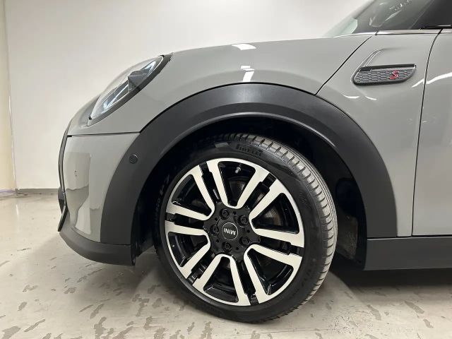 MINI Cooper S Cabrio Cooper S Cabrio Classic Trim Drivingass. Parkass.