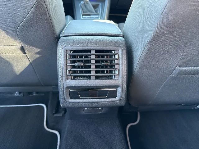 Volkswagen Golf Active TSI CarPlay/Black/AHK/Virt/ACC/LED