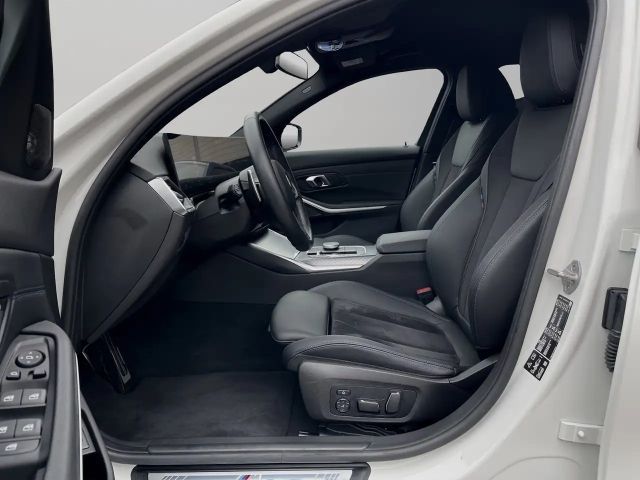 BMW 330 330i M-Sport Sedan xDrive