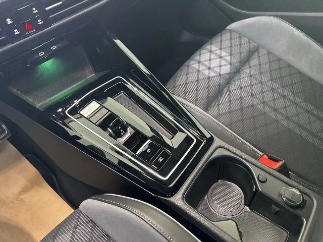 Volkswagen Golf DSG R-Line