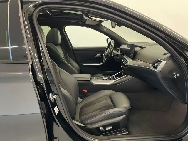 BMW 330 330e M-Sport Touring xDrive