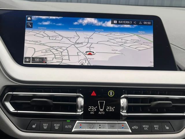 BMW 118 118i 5-deurs Sedan