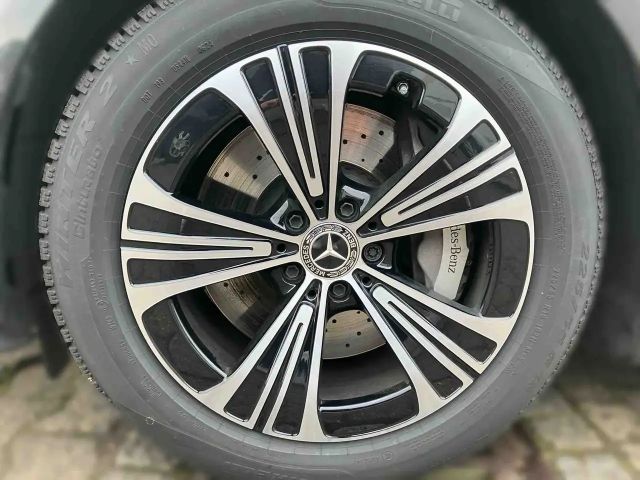 Mercedes-Benz E 200 AMG Line Sedan