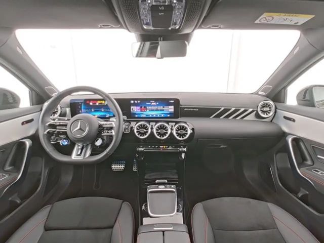 Mercedes-Benz A 35 AMG AMG Line