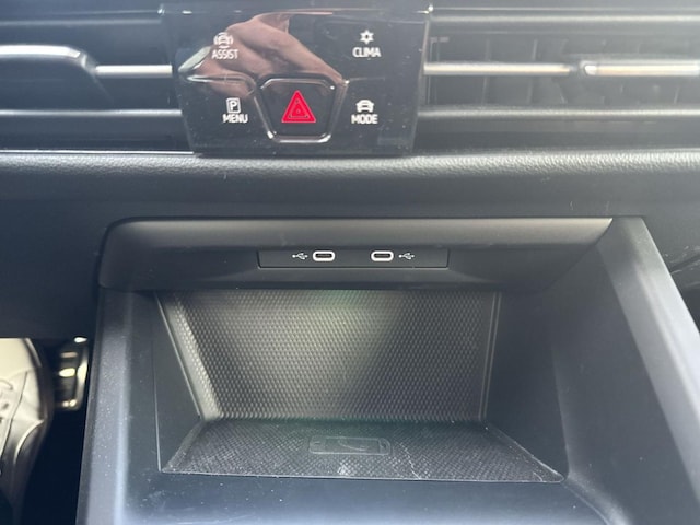 Volkswagen Golf 1.5 eTSI Golf VIII Style