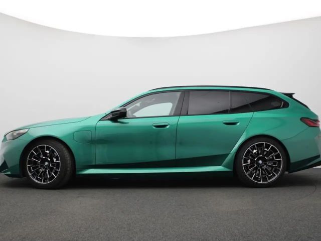 BMW M5 BOWERS & WILKINS - HAAK - PANO