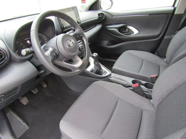 Toyota Yaris Active