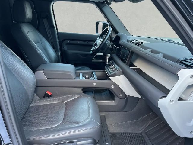 Land Rover Defender 110 D300 S