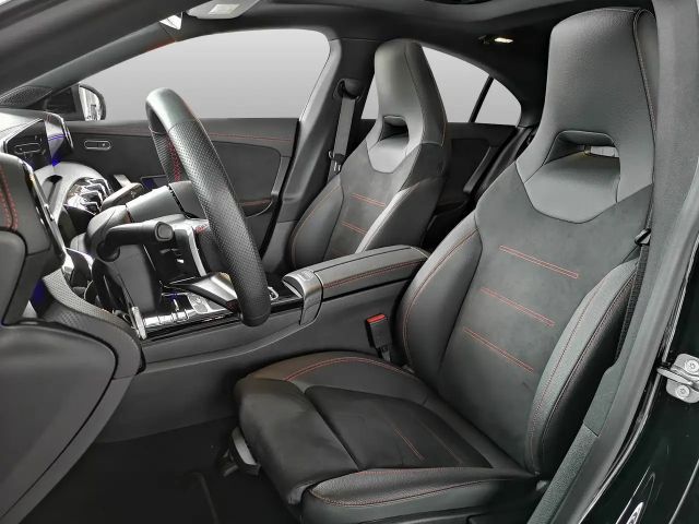 Mercedes-Benz CLA 180 AMG Line Coupé