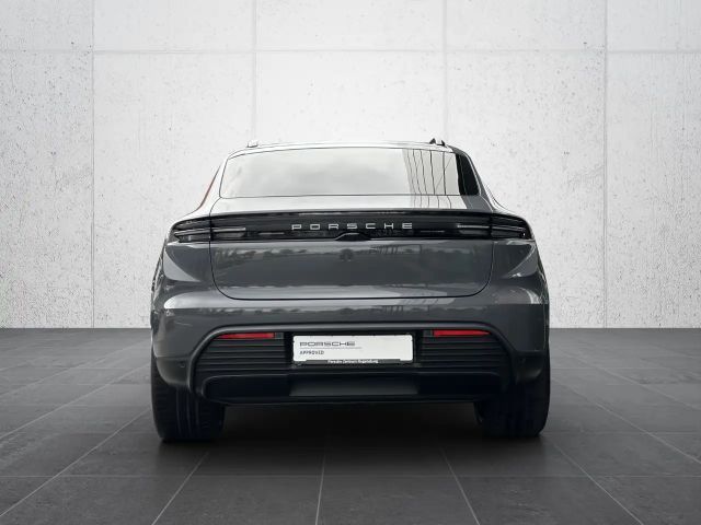 Porsche Macan 4