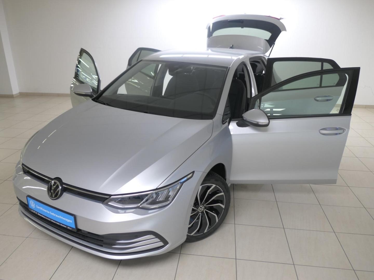 Volkswagen Golf 1.5 eTSI DSG Golf VIII Life