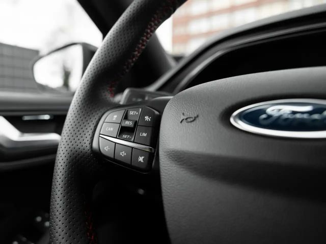 Ford Focus EcoBoost ST Line