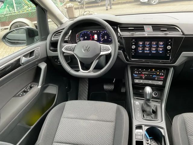 Volkswagen Touran 1.5 TSI DSG R-Line