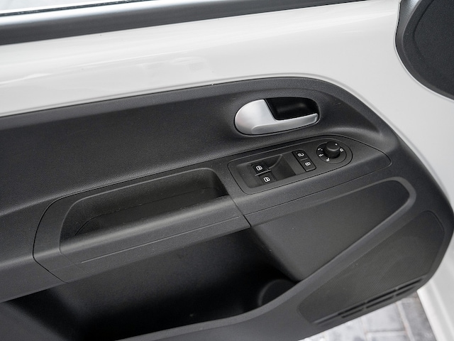 Volkswagen up! Active