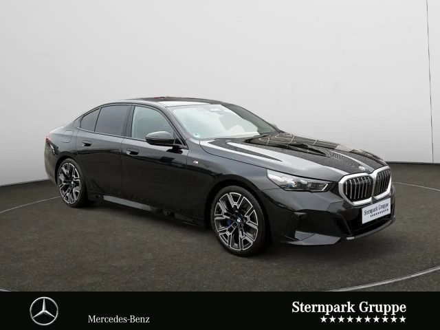 BMW 520 520d M-Sport Sedan