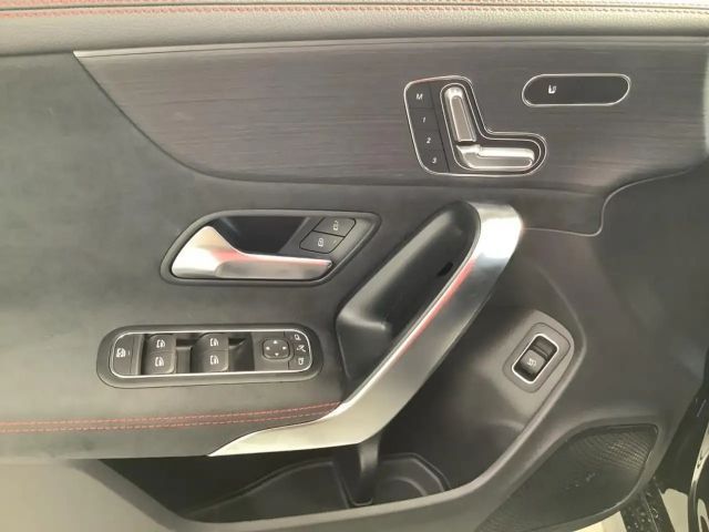 Mercedes-Benz CLA 200 AMG Line Shooting Brake