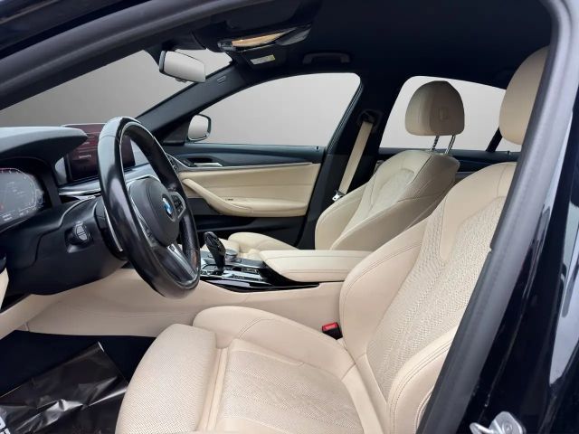 BMW 545 545e M-Sport Sedan xDrive