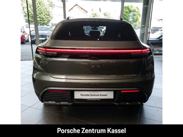 Porsche Macan 4