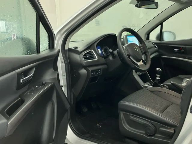 Suzuki S-Cross Flash Hybrid