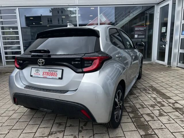 Toyota Yaris Hatchback Hybride VVT-i