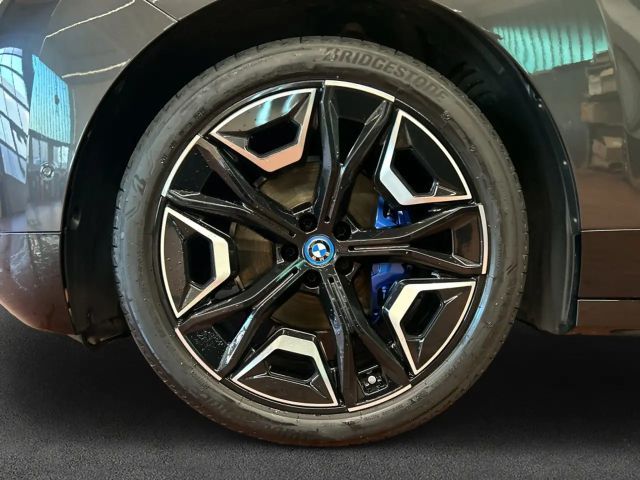 BMW iX xDrive40