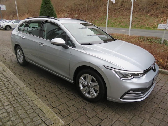 Volkswagen Golf Life Variant