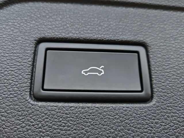 Volkswagen Touran 1.5 TSI DSG IQ.Drive R-Line