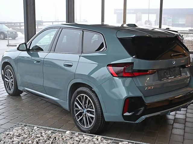 BMW iX1 xDrive30