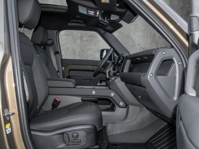 Land Rover Defender 110 D250 Dynamic SE