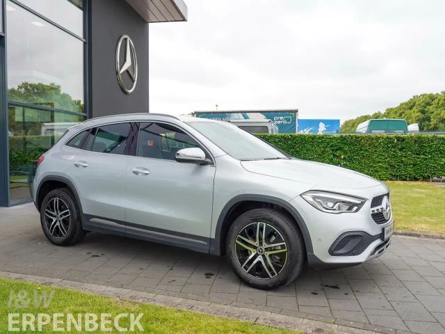 Mercedes-Benz GLA 200 Progressive