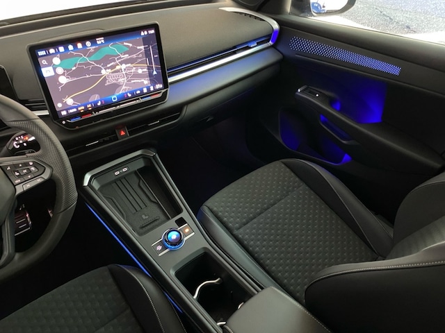 Volkswagen T-Roc 1.5 eTSI DSG R-Line