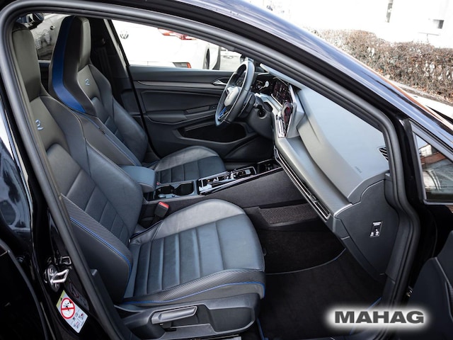 Volkswagen Golf 2.0 TSI DSG Golf VIII IQ.Drive