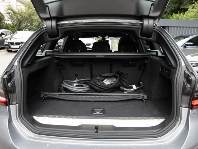 BMW 330 330e M-Sport Touring xDrive