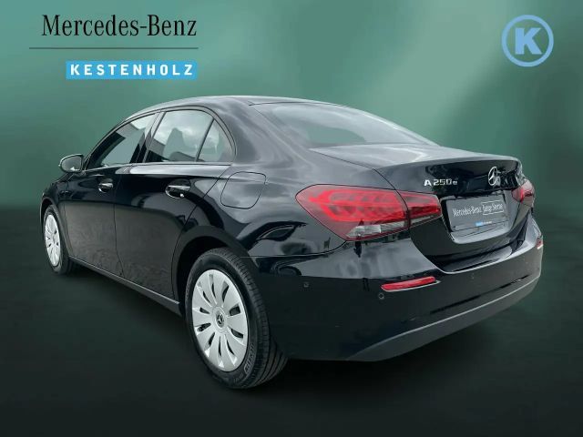 Mercedes-Benz A 250 A 250 e
