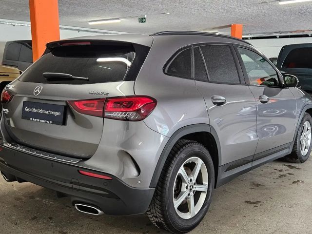 Mercedes-Benz GLA 200 4MATIC GLA 200 d