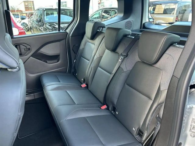 Nissan Townstar DAB #BT #ANDROID #PDC #KAMERA #LED